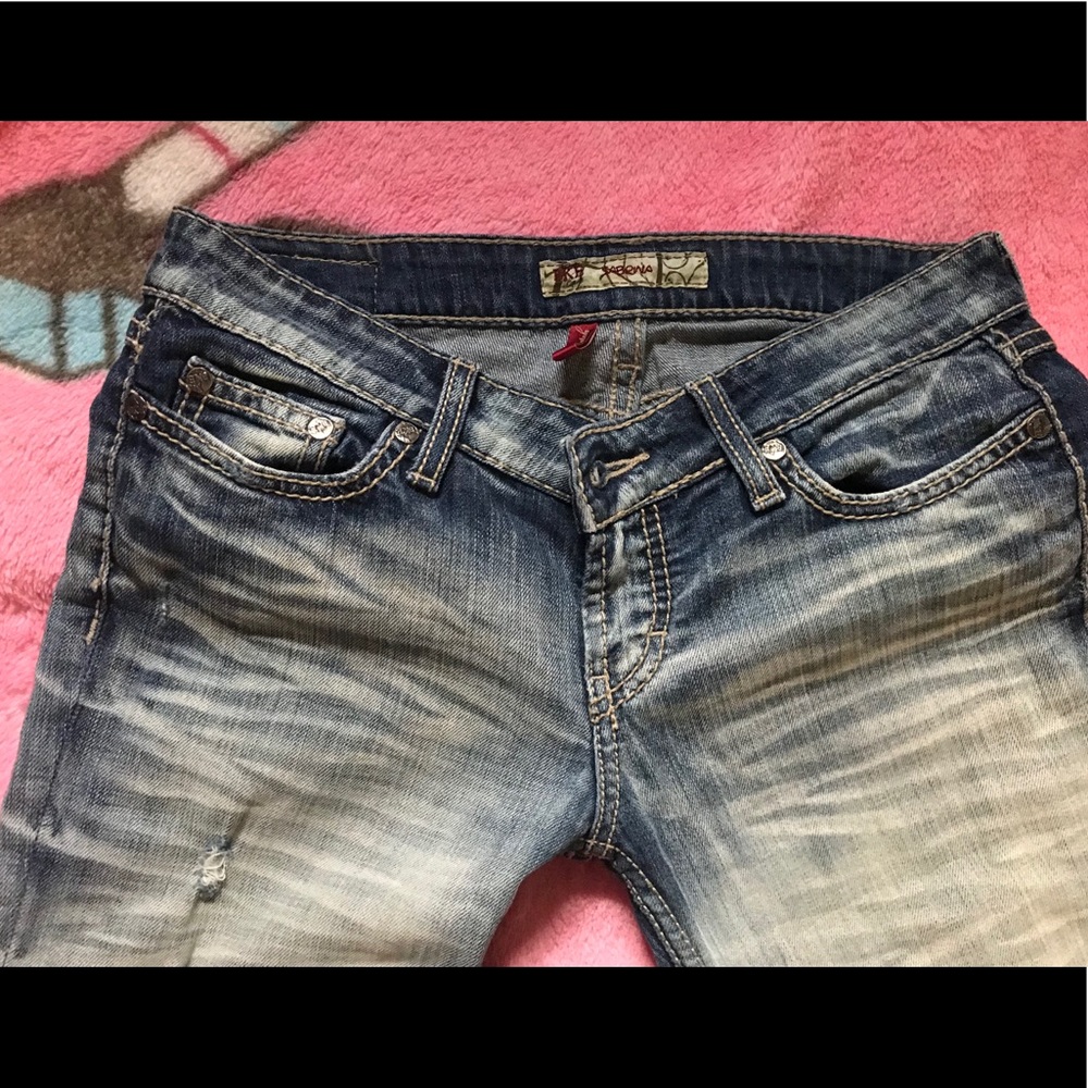 Good condition size 26, like 6